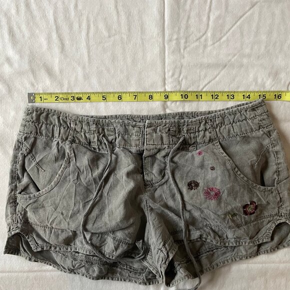 Almost Famous Y2K Cargo Style Olive Green Linen Shorts Flowers and Drawstring - Picture 3 of 9